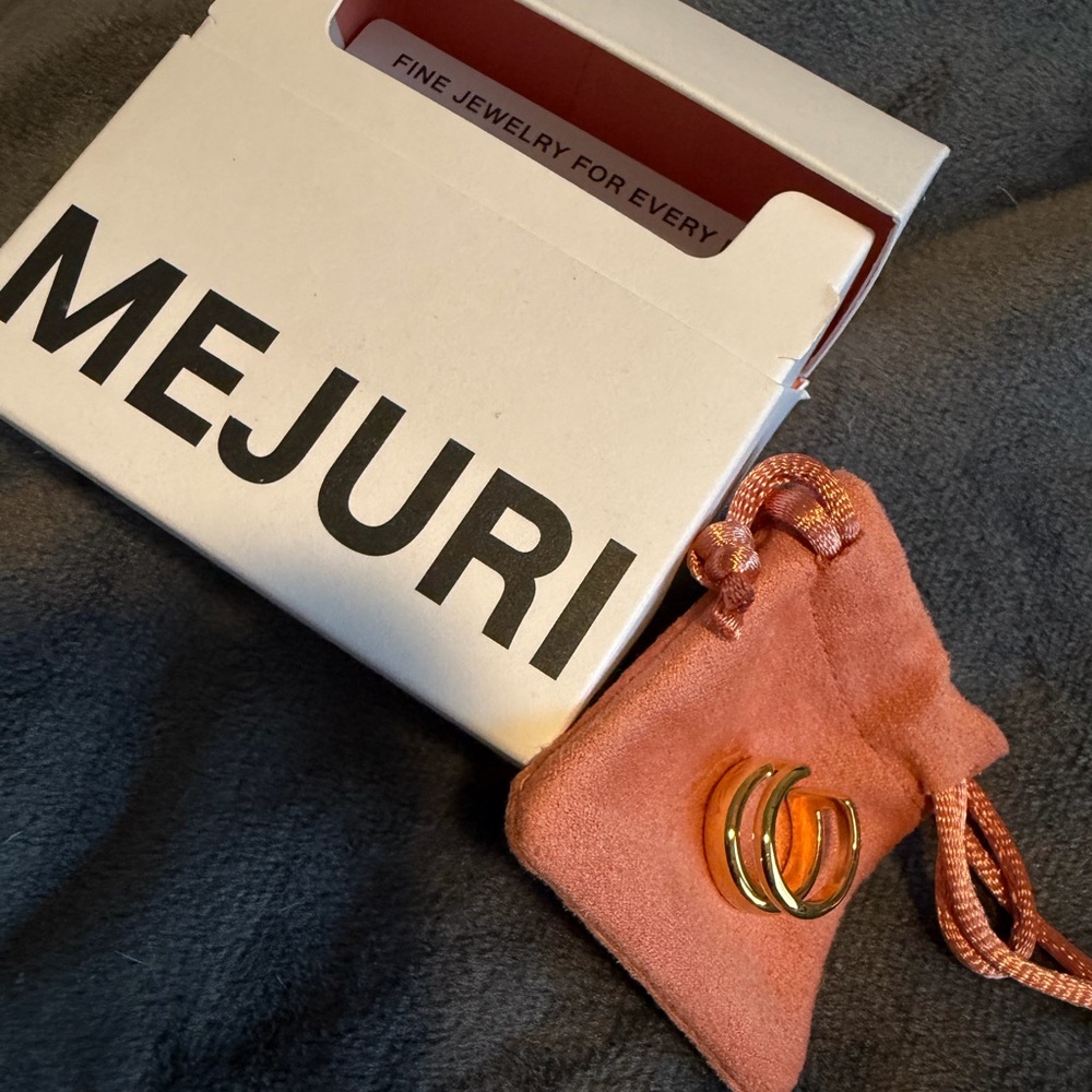 Mejuri gold vermeil chunky ear cuff